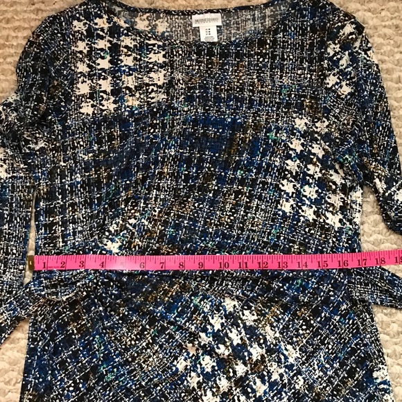 Stunning Faux Wrap Dress (So Comfy!!) - Picture 2 of 7